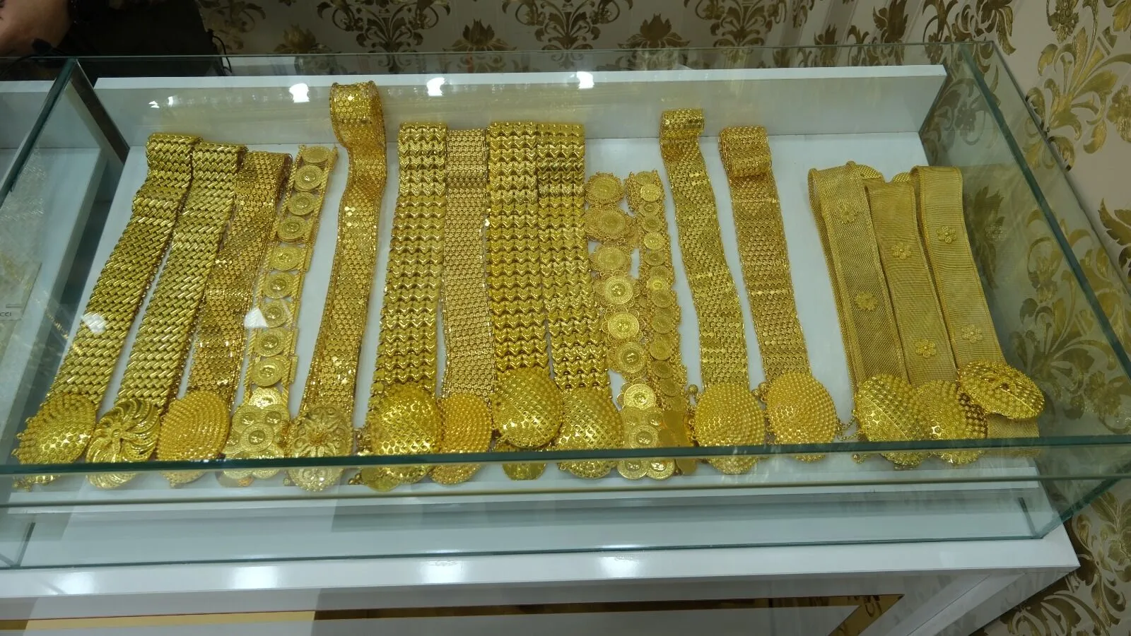 Van’da Altın Fiyatları Yükselince Çözüm İmitasyonda Bulundu! Görseli