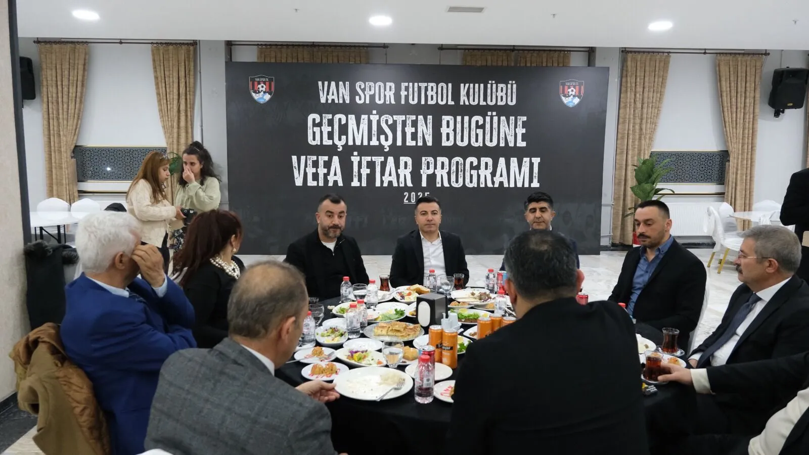 Vanspor Ailesi İftar Sofrasında Buluştu Görseli