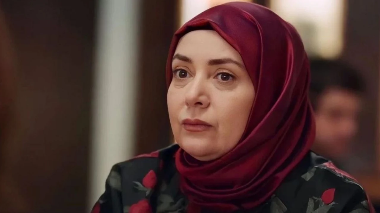 Kızılcık Şerbeti’nde Şok Ayrılık: Pembe Diziden Neden Ayrıldı? Görseli