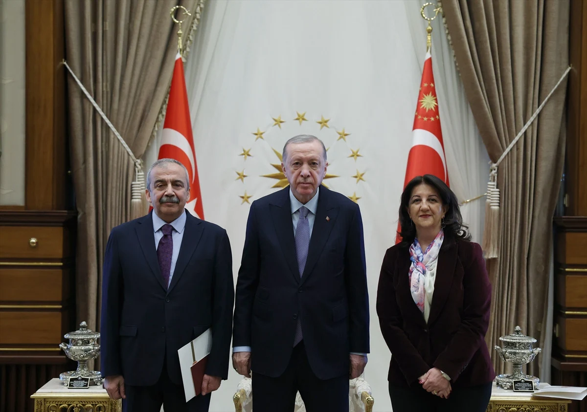 Cumhurbaşkanı Erdoğan, DEM Parti Heyetini Beştepe’de Ağırladı Görseli