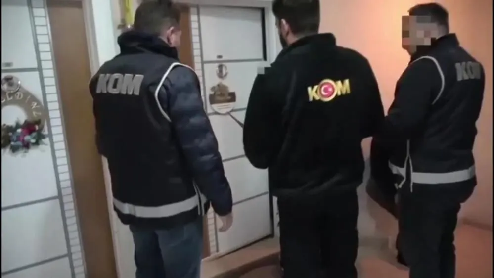 Van’da Büyük Operasyon: 13 Adreste Silah ve Mühimmat Ele Geçirildi Görseli