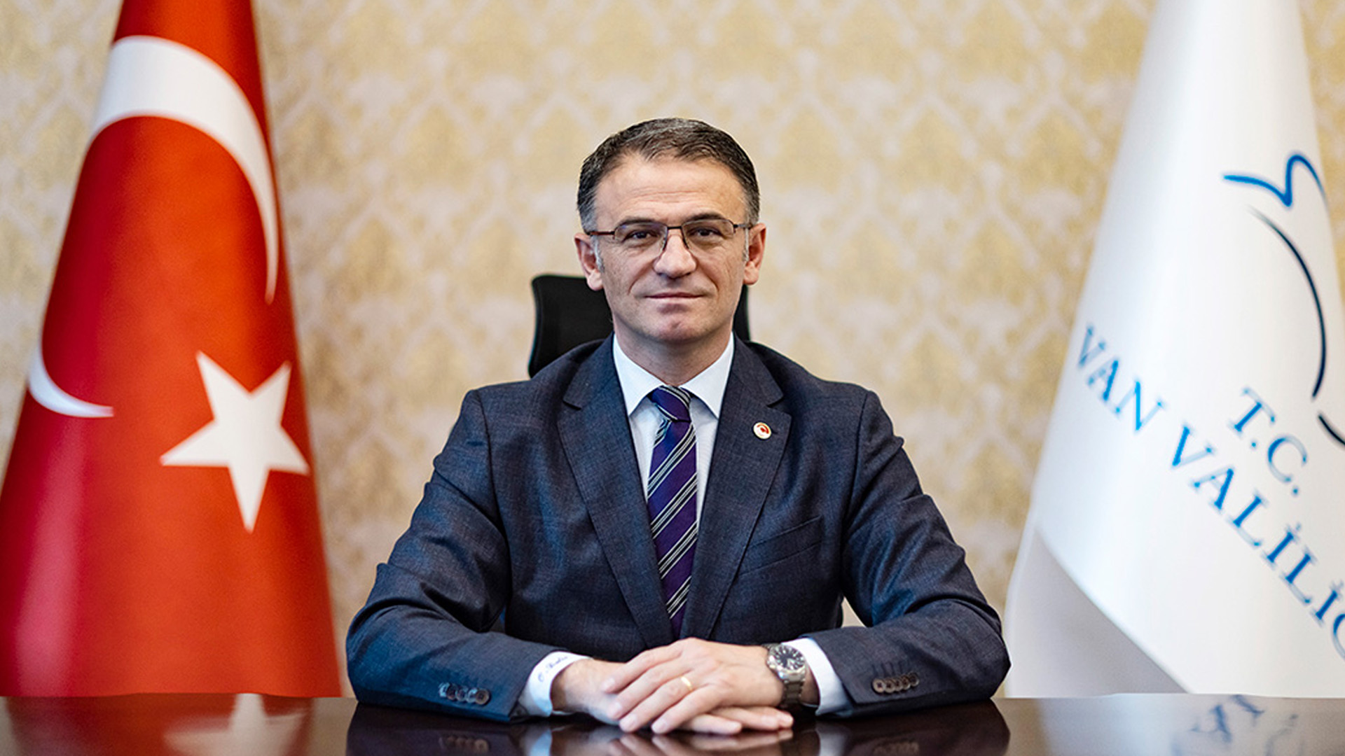 Van Valisi Ozan Balcı’dan Anneler Günü Mesajı Görseli