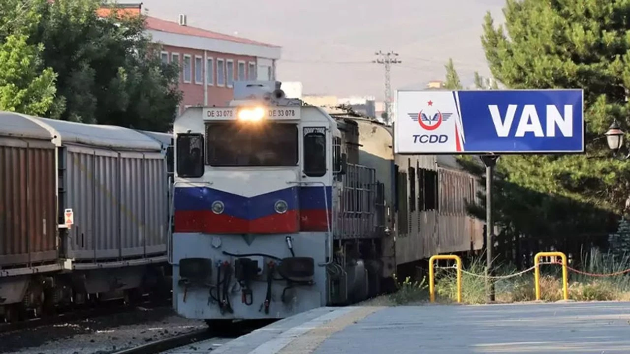 Van-Tahran Tren Seferleriyle Van’a Gelen Yabancı Sayısı 150 Kat Arttı Görseli