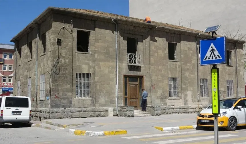 Van’ın Tarihi Tekel Binası Savat Evi ve Müze’ye Dönüşüyor Görseli