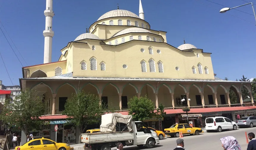 Hz. Ömer Camii Yıkılıp Yeniden İnşa Ediliyor Görseli