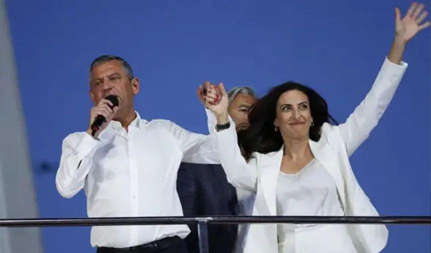 Vanlı Milletvekili Evrim Rızvanoğlu CHP Saflarına Katıldı Görseli