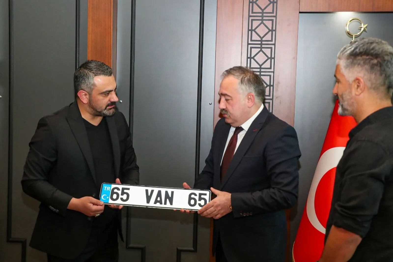 Van Spor’dan “65 VAN 65” Plaka Açıklaması: “65 Milyona Ulaşmadan Satılmayacak!” Görseli