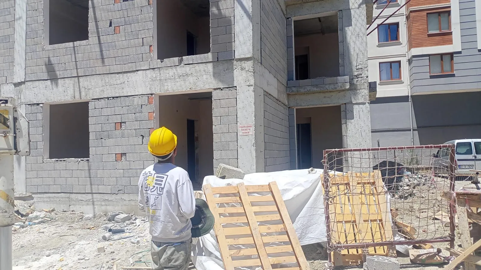 Vanlı Gençlerin İnşaat Kabusu: Uzmanından Kritik Uyarılar Görseli