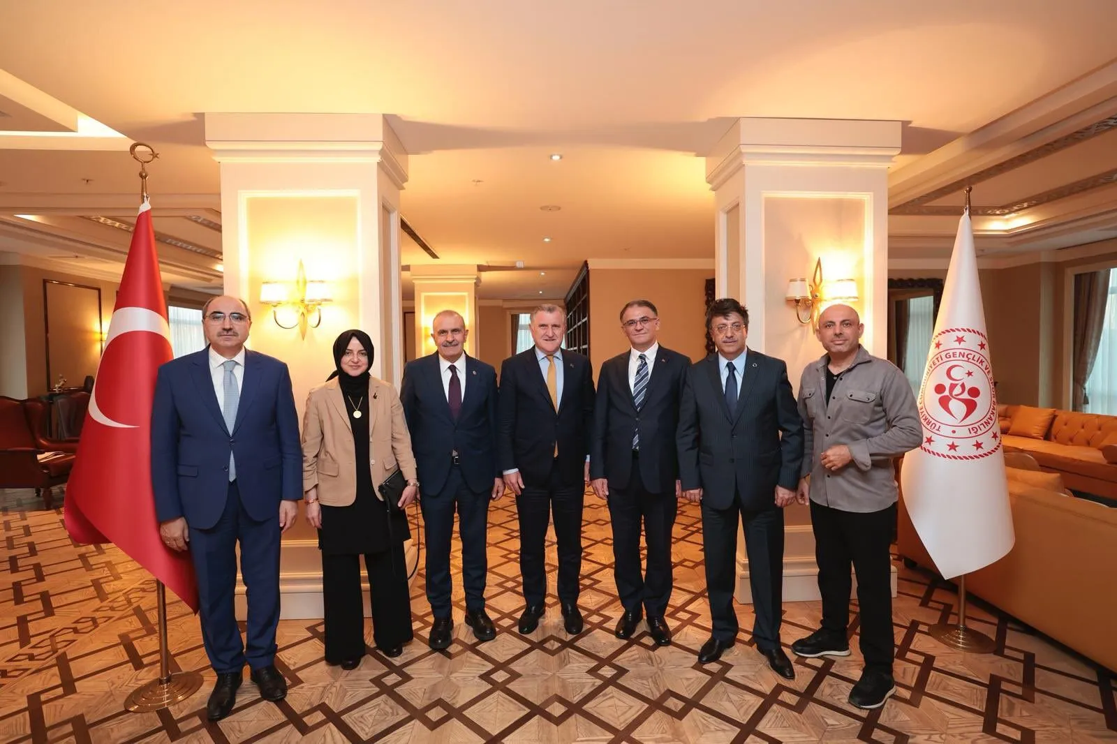 Van Heyeti Ankara’da Yatırım Zirvesi Gerçekleştirdi Görseli