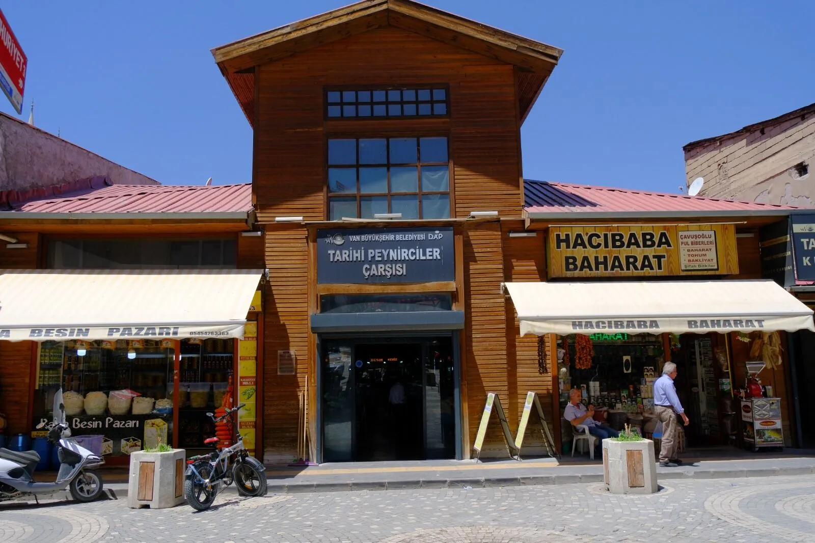 Van Otlu Peyniri Fiyatlarıyla Şaşırtıyor: 500 TL’ye Ulaştı! Görseli