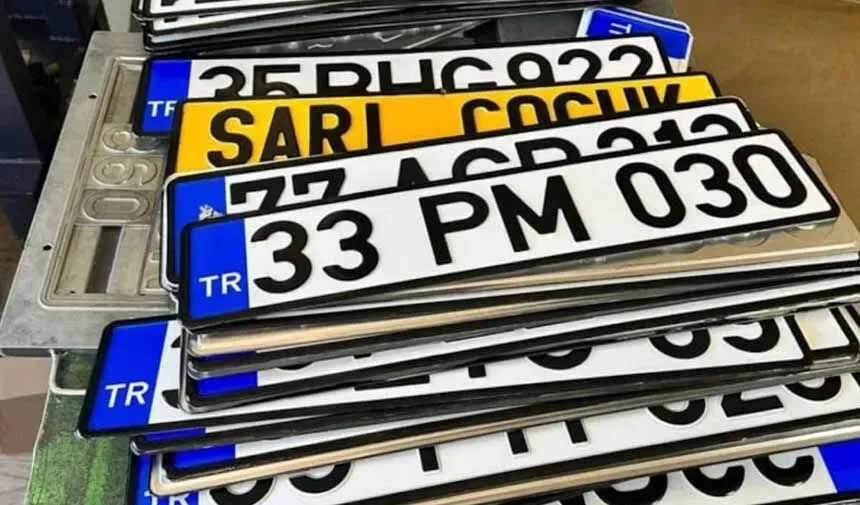 APP Plakalarda Süre Doldu: Cezalar ve Ücretsiz Değişim Detayları Görseli
