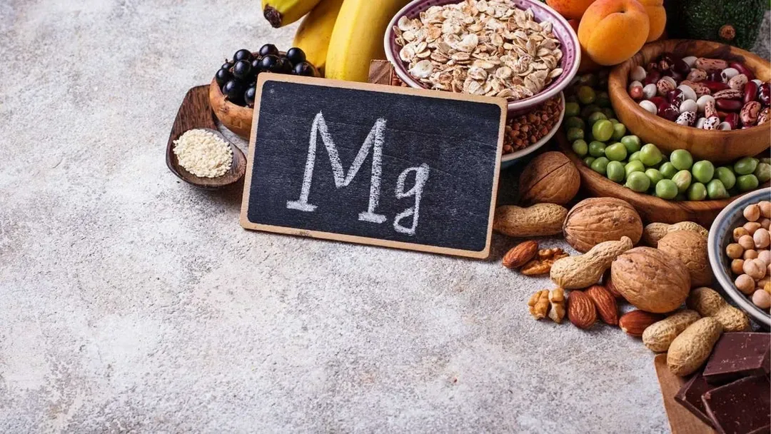 Magnezyum Eksikliği: Sessiz Epideminin Belirtileri ve Vücuttaki Rolü Görseli