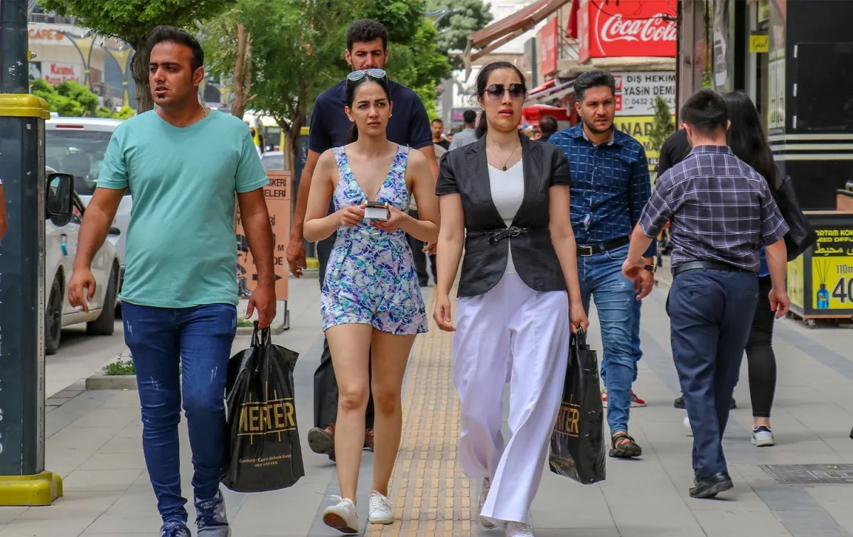 Van'a İranlı Turist Akını Görseli